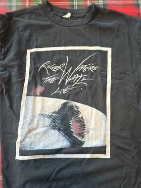 2010 Roger Waters 'The Wall' Live Tour Tee